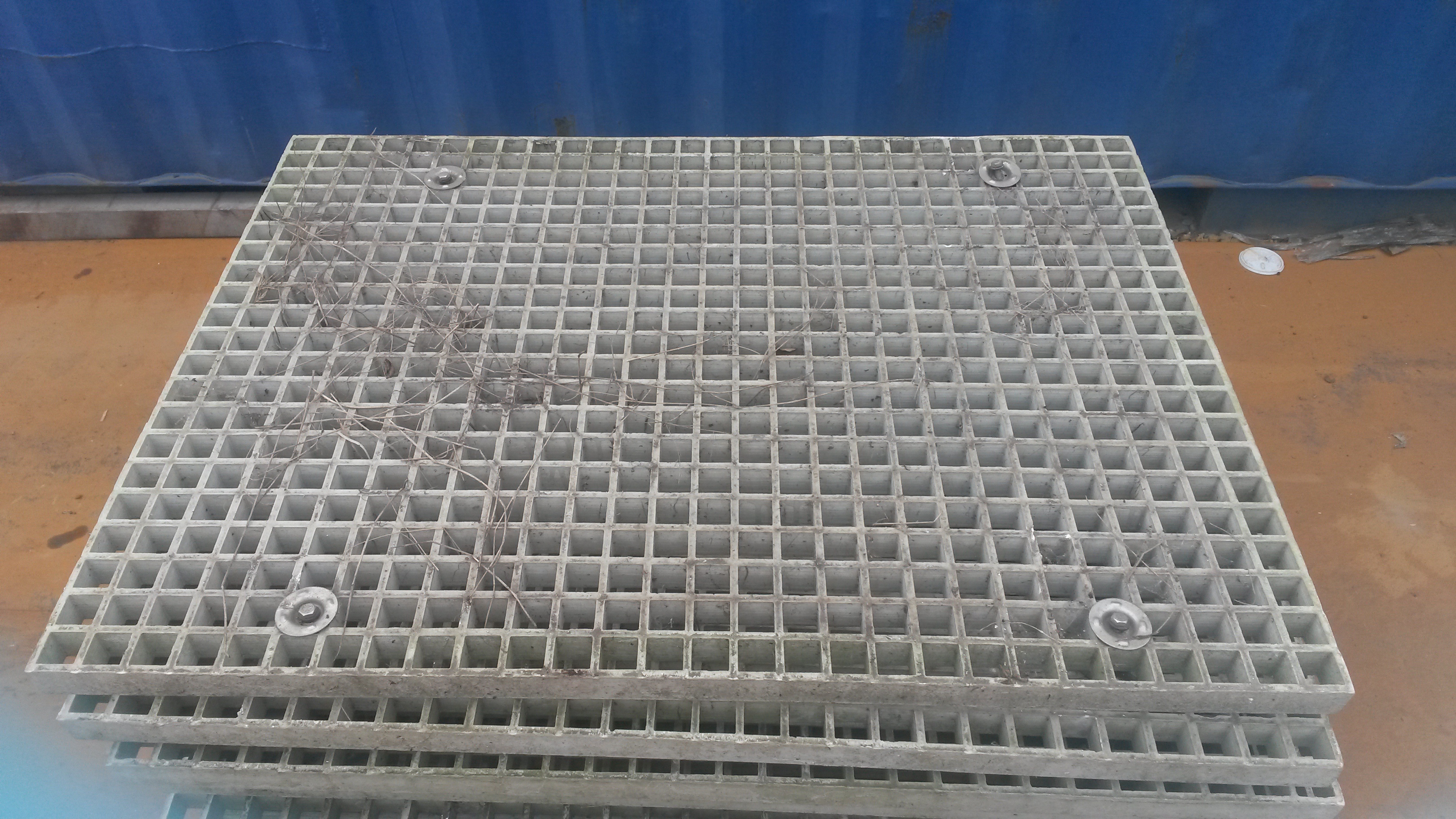 Used Moulded Grey Plastic Grating / Flooring 1.000 Mtr x 0