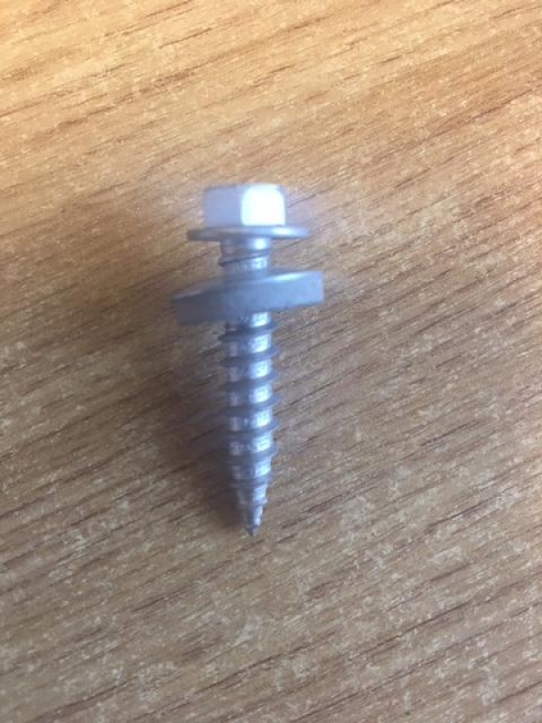 Roof Fixings Timber 32 mm Long (bag of 100)