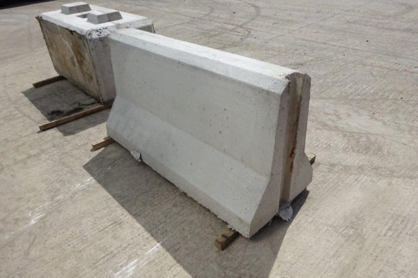 Concrete Jersey Barrier 1500 mm Long x 780 mm High For Use as Security ...