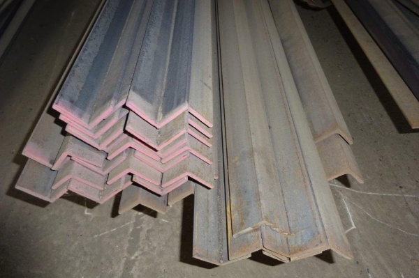 6 Mtrs 40 X 5 Mild Steel Angle From Ainscough Metals Image