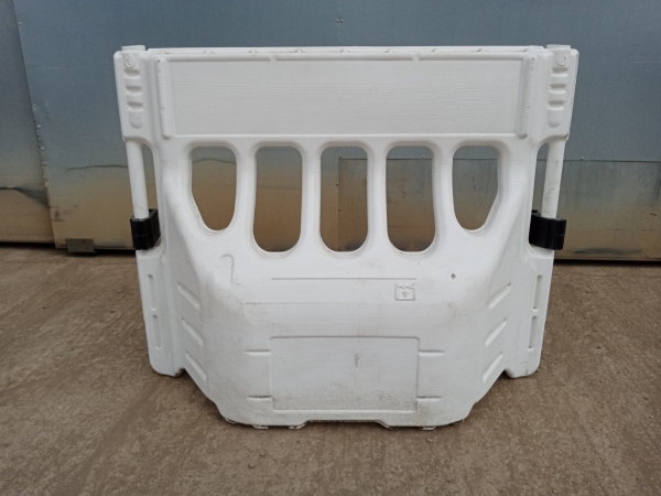 Water Filled Plastic Barrier / Buddha Barrier - White  - 1040mm Wide - Used