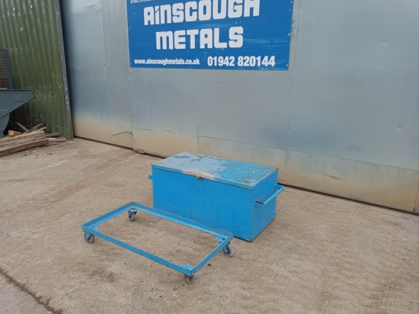 Van Vault 1000mm x 500mm - Blue - With Trolley - Used