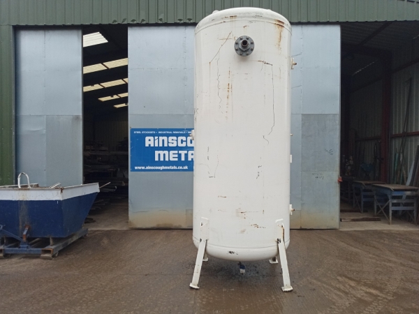 Vertical Storage Tank - 1111.46 Gallon - Used