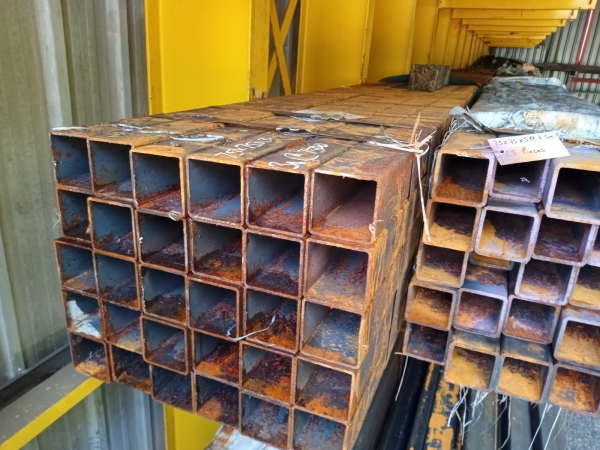 7.500 Mtr of 75 mm x 75 mm x  3 mm Steel Box Section  ( Unused Slight Stock Rusty )