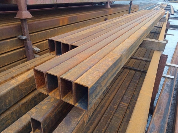 3.550 Mtr of 90 mm x 50 mm x  3 mm Steel Box Section  ( Unused Slight Stock Rusty )