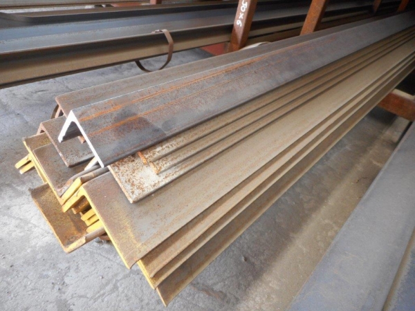 Mild Steel Angle Iron70mm x 70mm x 6mm500mm to 3000mm lengths 