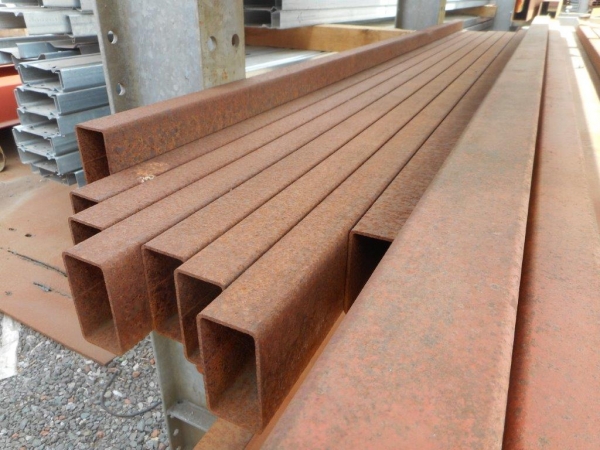 2.105 Mtr of 80 mm x 40 mm x  2.5 mm Steel Box Section  ( Unused Stock Rusty )