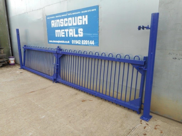 Double Gates With Posts 6.200 Mtr O/a Width, 1.200 Mtr High O/a - Blue - Used