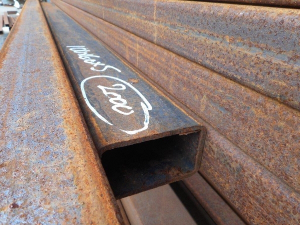 2.000 Mtr of 100 mm x 60 mm x  5 mm Steel Box Section  ( Used Stock Rusty )