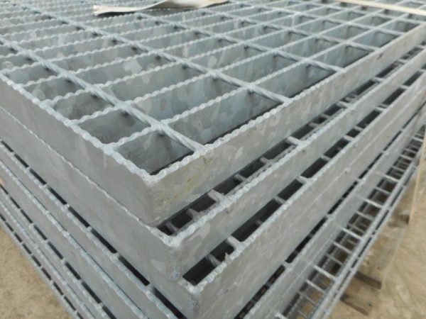 Floor Forge Walkway Galvanised Serrated  Steel Grating  3.000 Mtr  x 0.995 Mtr 