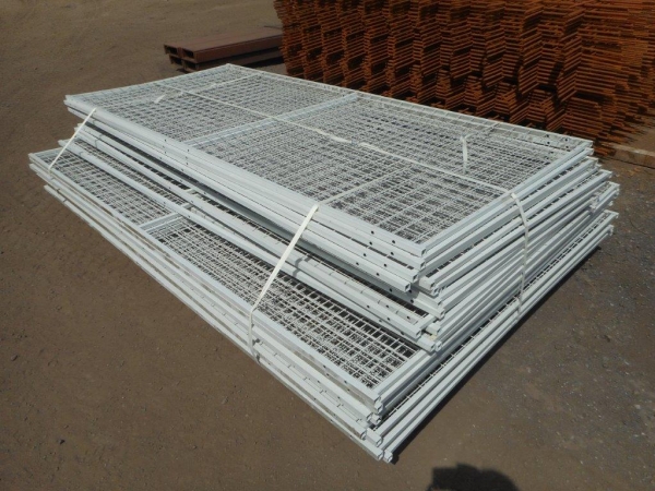 Pallet Racking Back Guard White - 2200mm x 1000mm - Mesh - Used