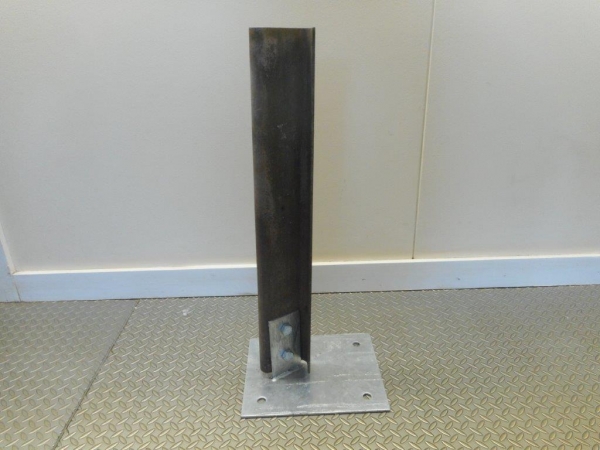 Bolt Down z Crash Barrier Post  720 mm Overall High Used Galvanised