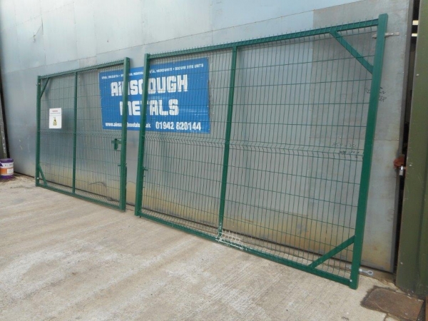 Double Gates 6.500 Mtr O/a Width, 2.400 Mtr High O/a no Posts - Green - Used